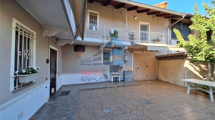Villa / Haus zu verkauf in Casalvolone