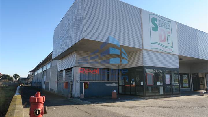 VENDITA LOCALE COMMERCIALE SUPERMERCATO GALLIATE