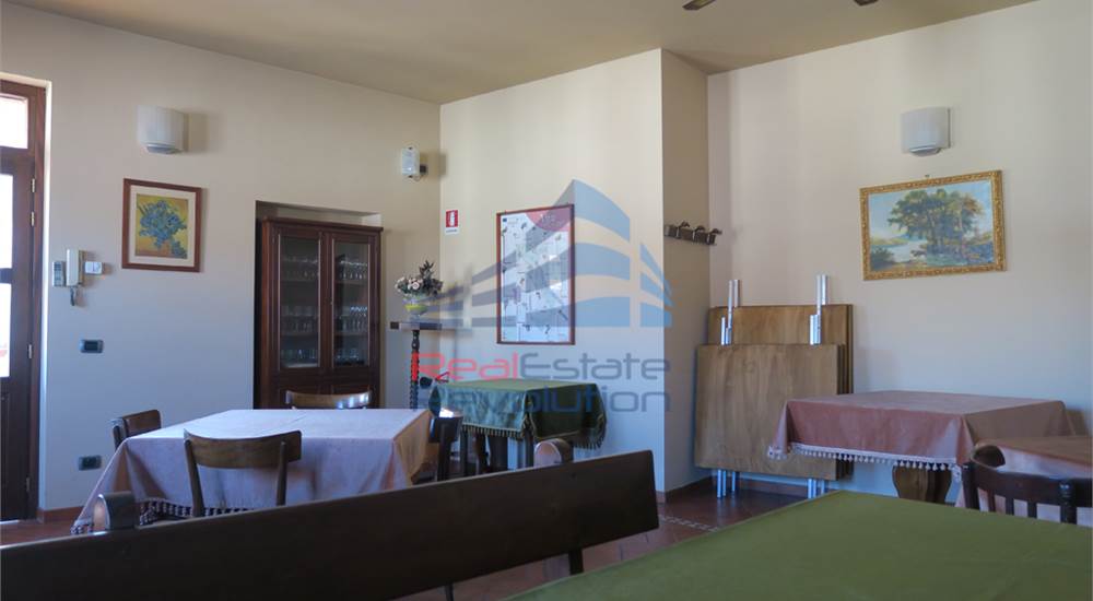 Photo 33